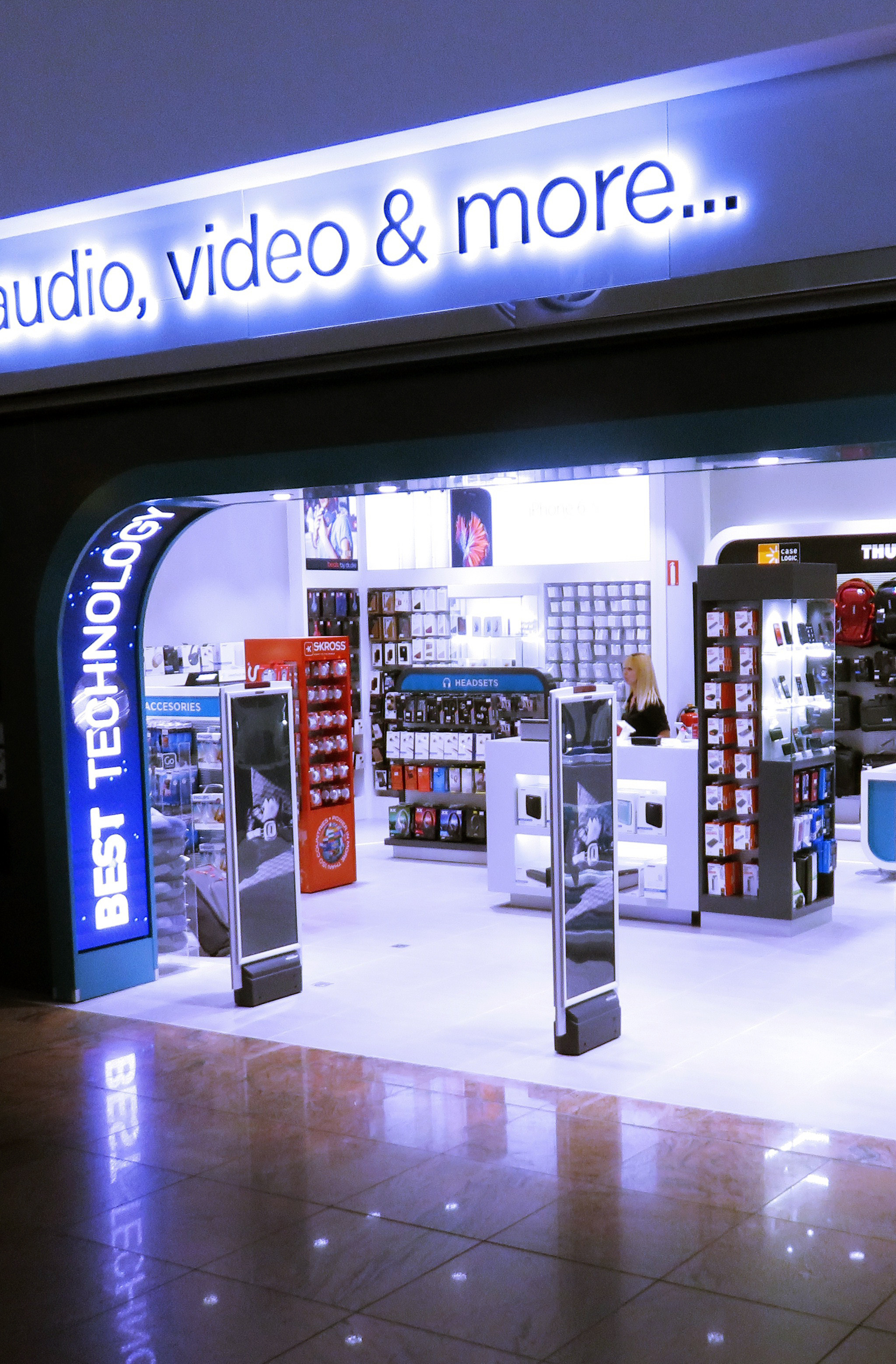 Tot 10% korting afhankelijk van artikel <p>Multimedia artikelen van bekende merken</p>